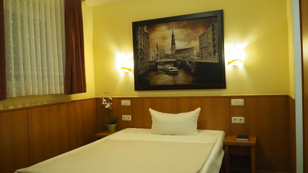 Altan Hotel Hamburg Room photo