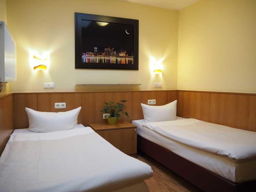 Altan Hotel Hamburg Exterior photo